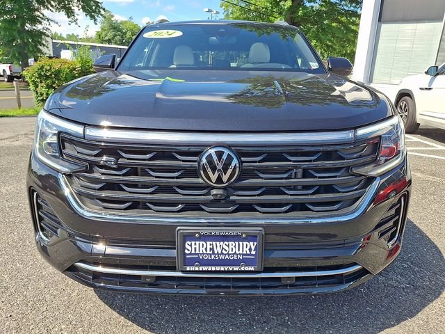 Used 2024 Volkswagen Atlas Cross Sport SEL Premium R-Line AWD/4WD image 2