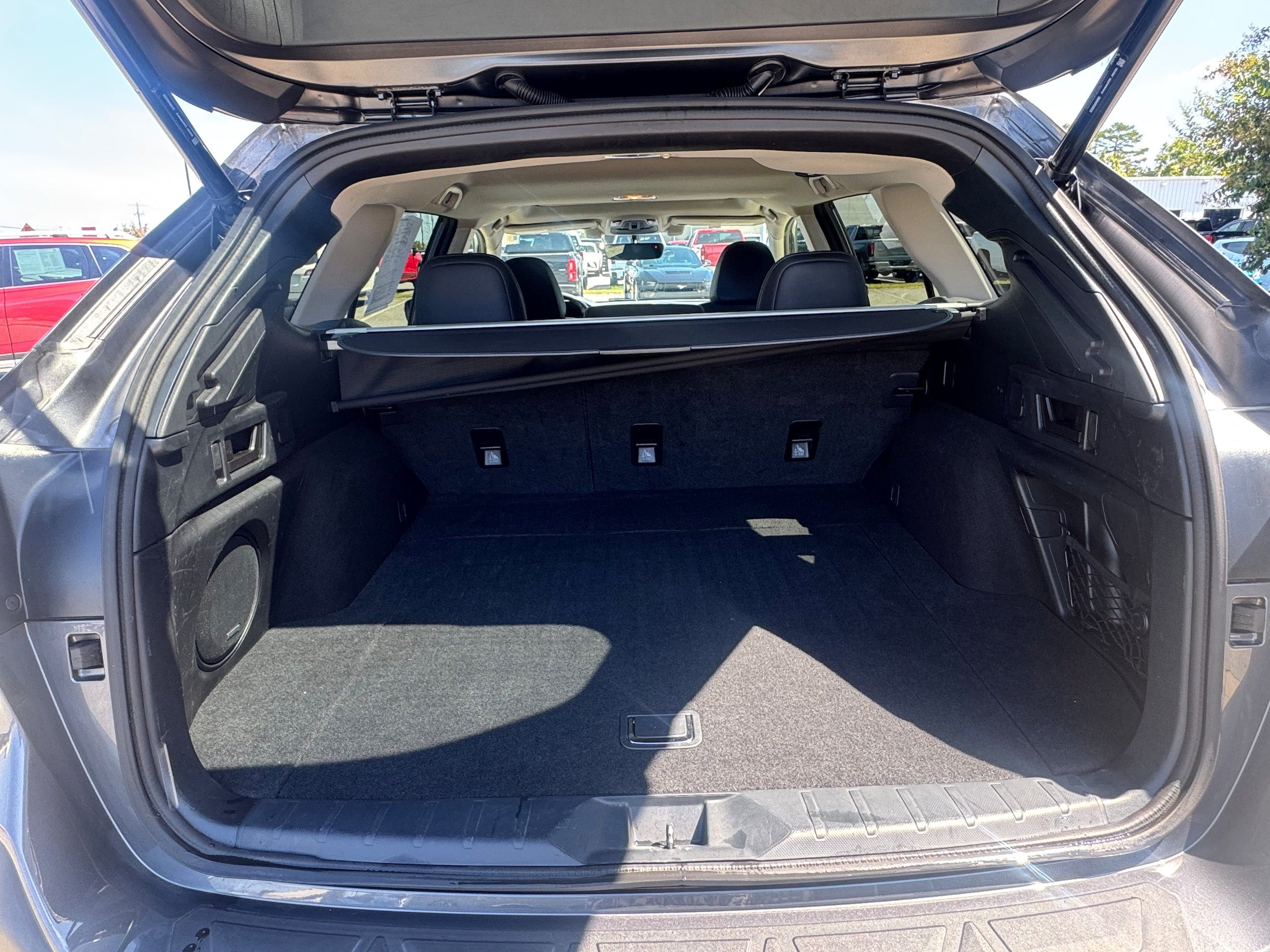 Used 2022 Subaru Outback Limited AWD/4WD image 5