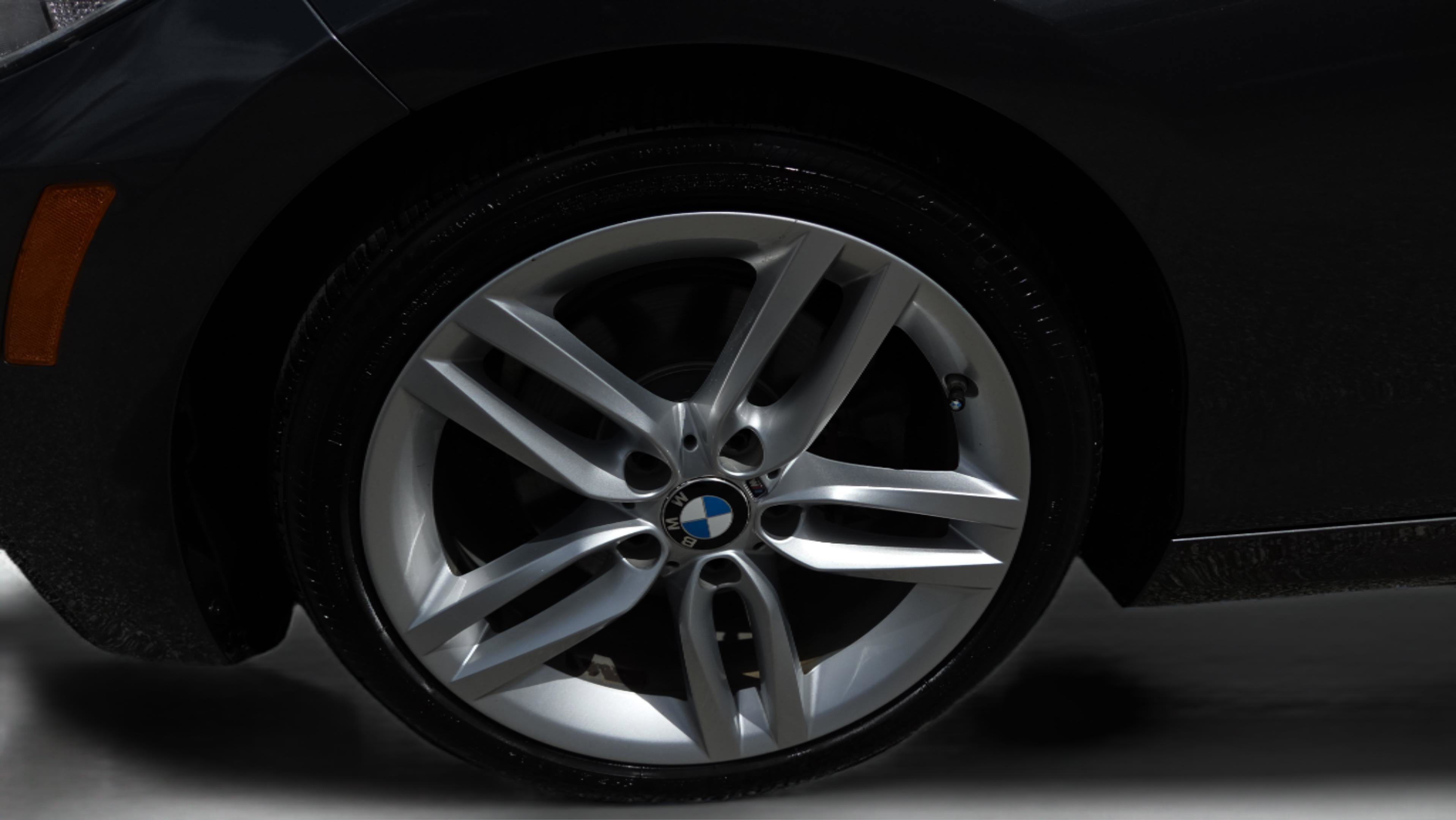 Used 2017 BMW 230i Convertible image 18