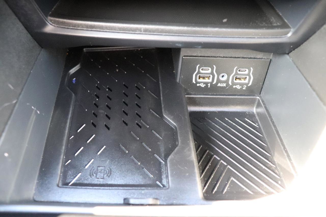 Used 2025 Chrysler Pacifica Limited FWD image 46