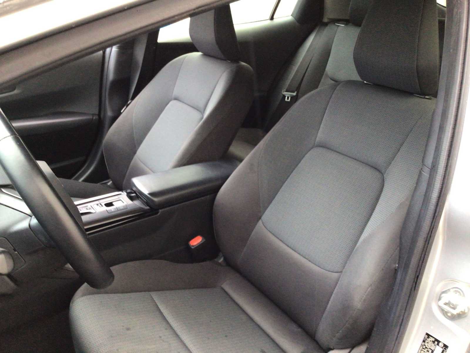 Used 2024 Toyota Prius LE FWD image 12