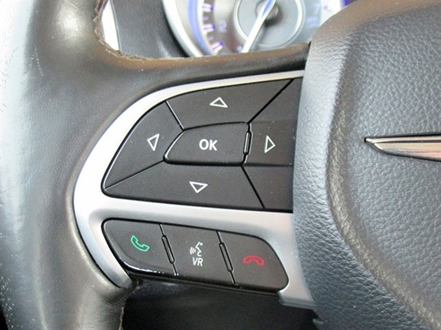 Used 2015 Chrysler 300 C w/ Light Group image 19