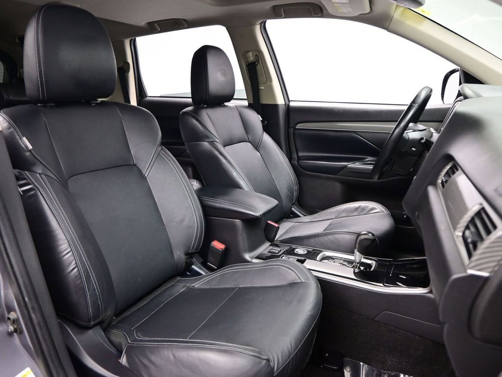 Used 2019 Mitsubishi Outlander SEL image 11