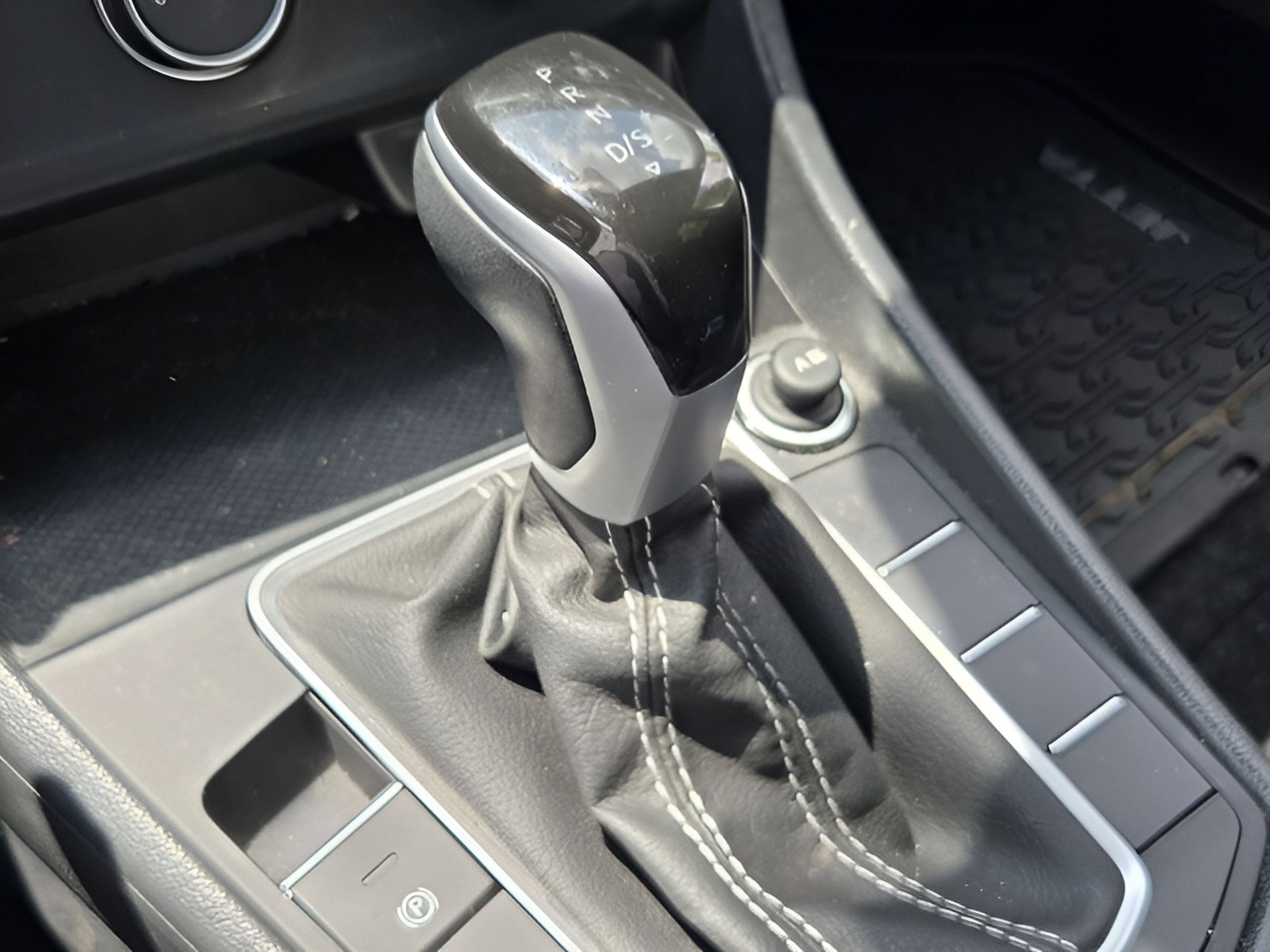Used 2024 Volkswagen Jetta S FWD image 12