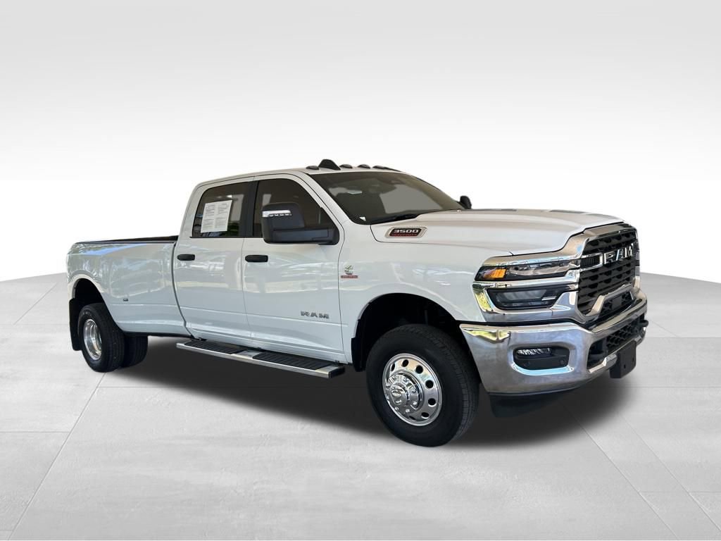 Used 2025 RAM 3500 Big Horn AWD/4WD image 2