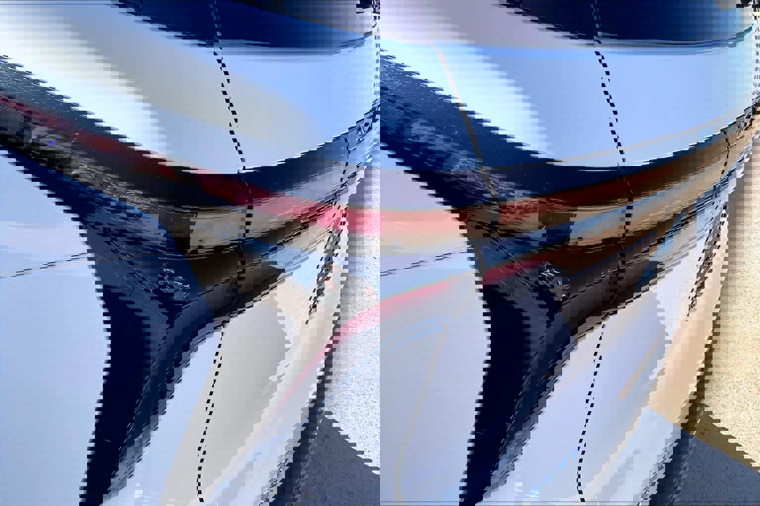 Certified 2025 Chevrolet Traverse LT image 28