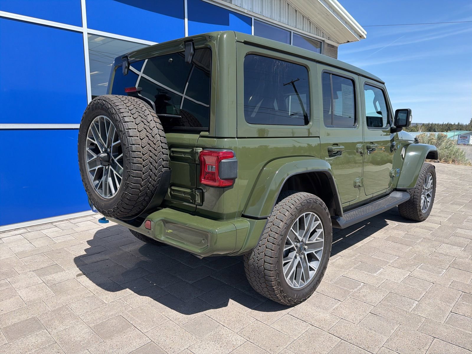Used 2024 Jeep Wrangler High Altitude AWD/4WD image 7