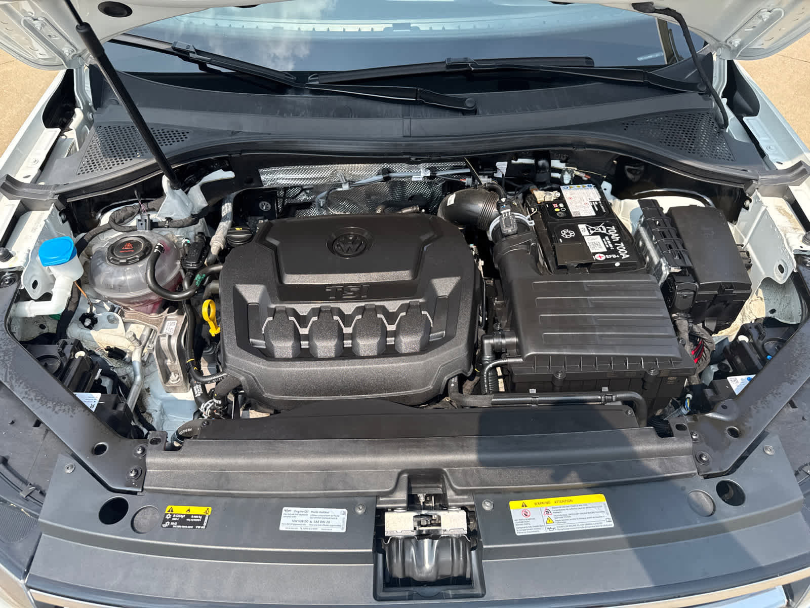 Certified 2024 Volkswagen Tiguan SE image 9