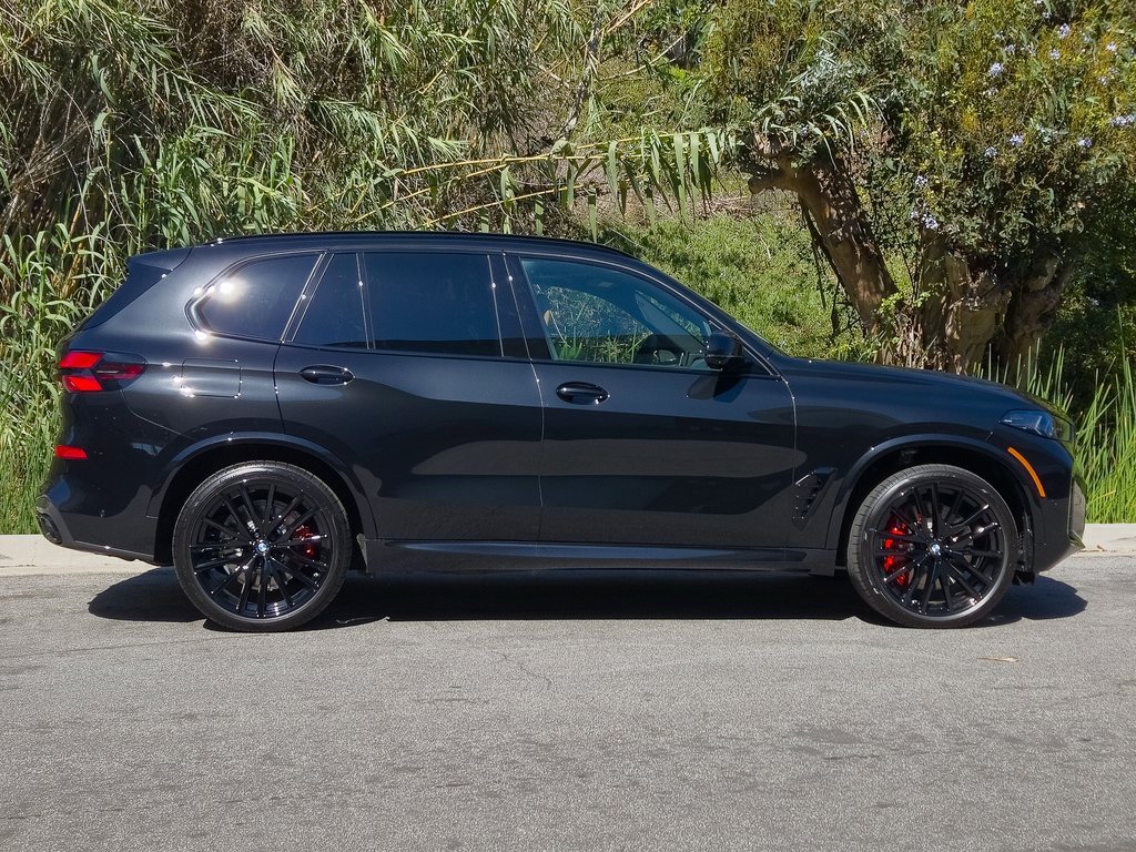 New 2026 BMW X5 M60i w/ Climate Comfort Package image 4