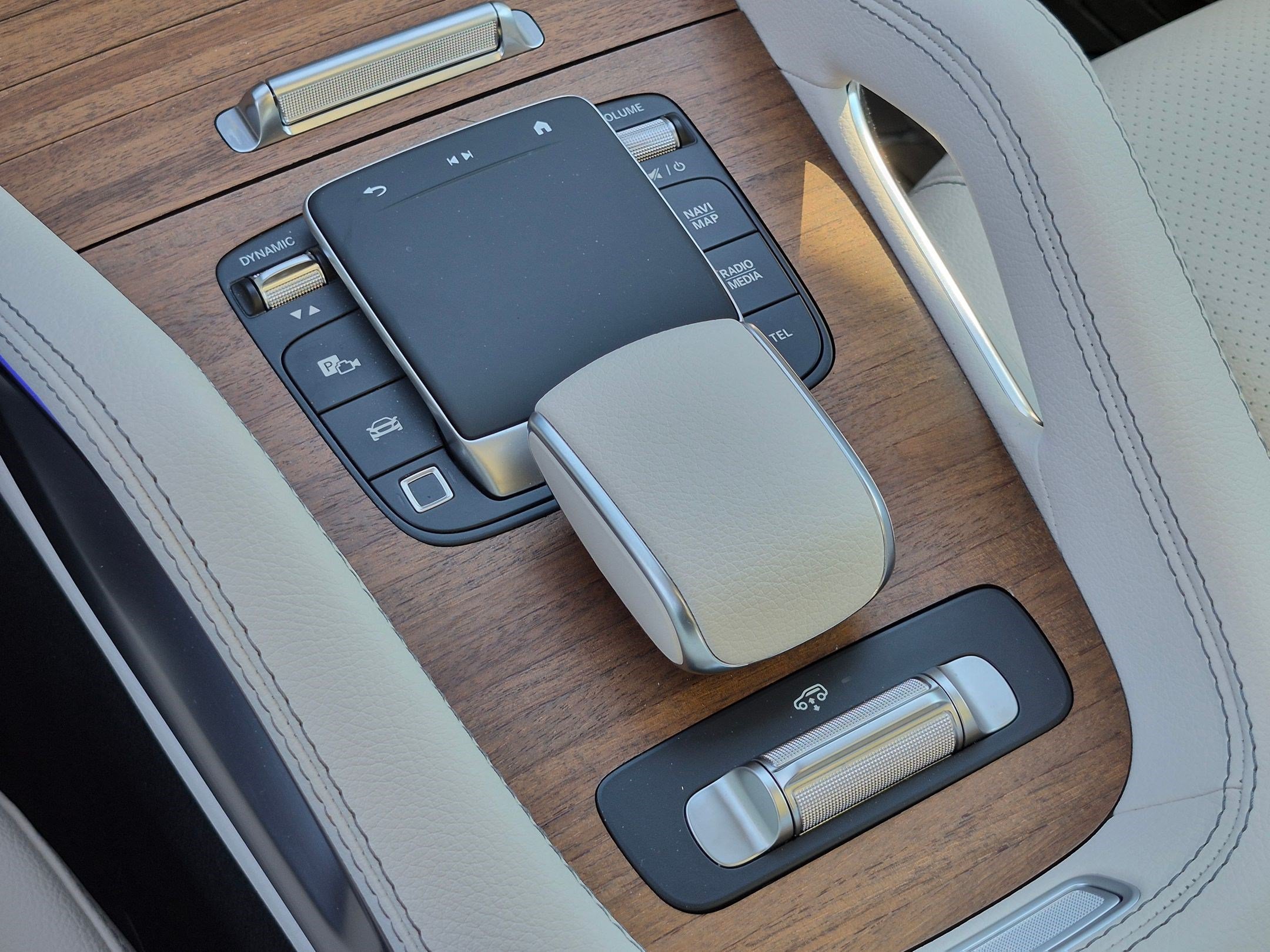 Certified 2025 Mercedes-Benz GLS 450 4MATIC image 27