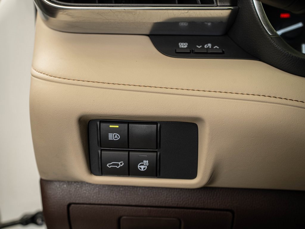 Used 2021 Toyota Highlander Limited image 25