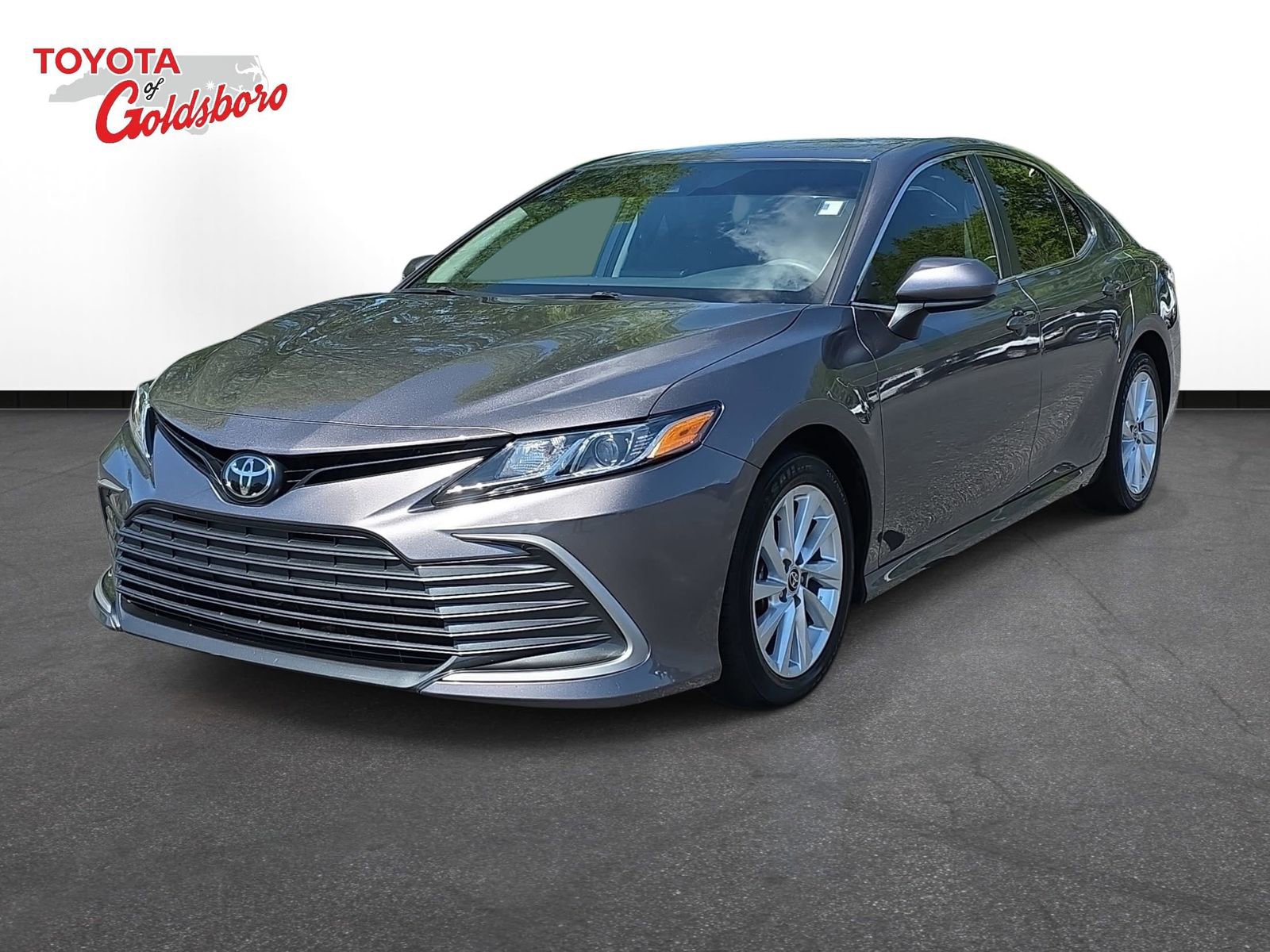 Used 2023 Toyota Camry LE image 1