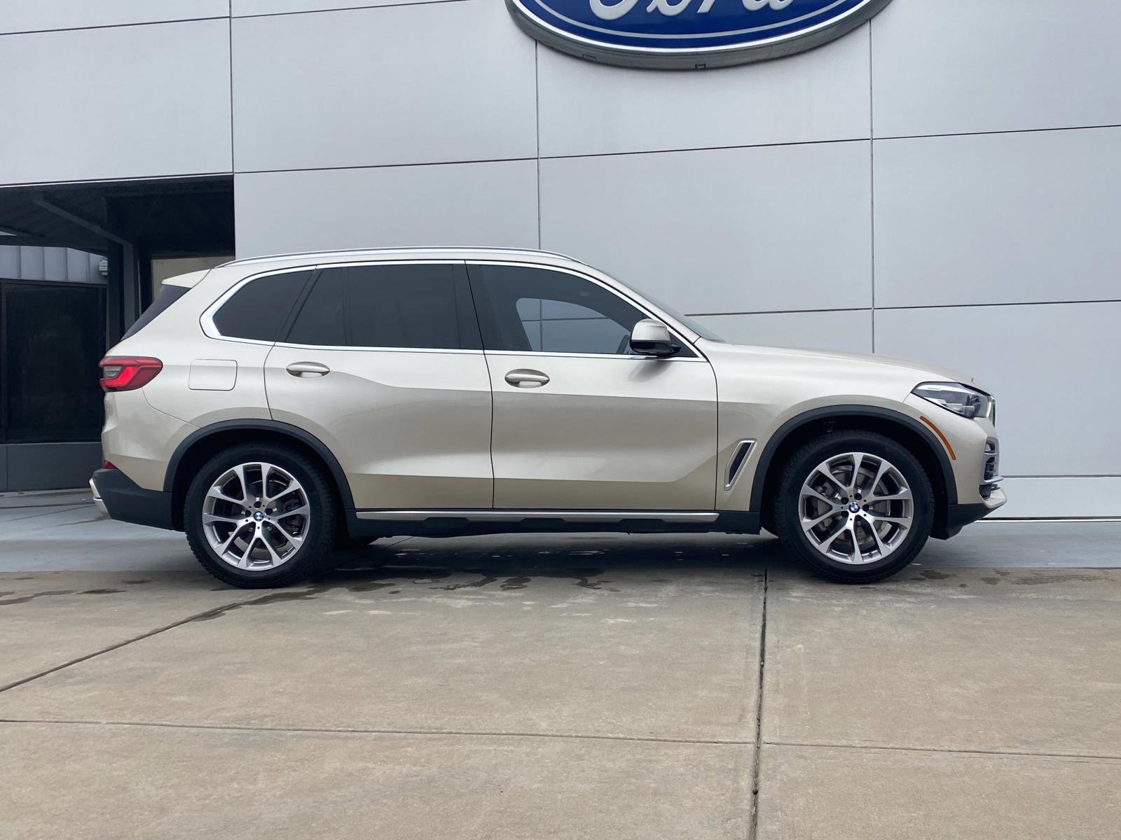 Used 2019 BMW X5 xDrive40i w/ Premium Package 2 image 3