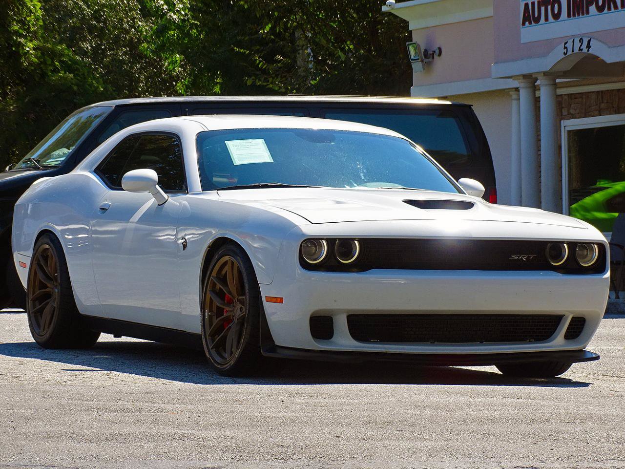Used 2015 Dodge Challenger SRT Hellcat RWD image 12