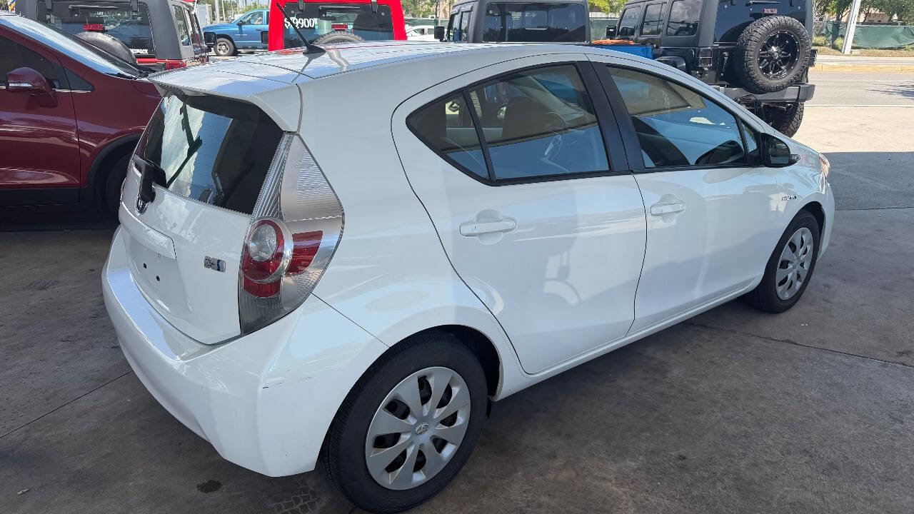 Used 2012 Toyota Prius C One FWD image 5