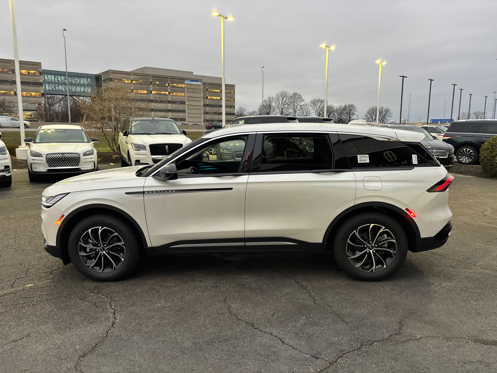 New 2026 Lincoln Nautilus Premier image 4