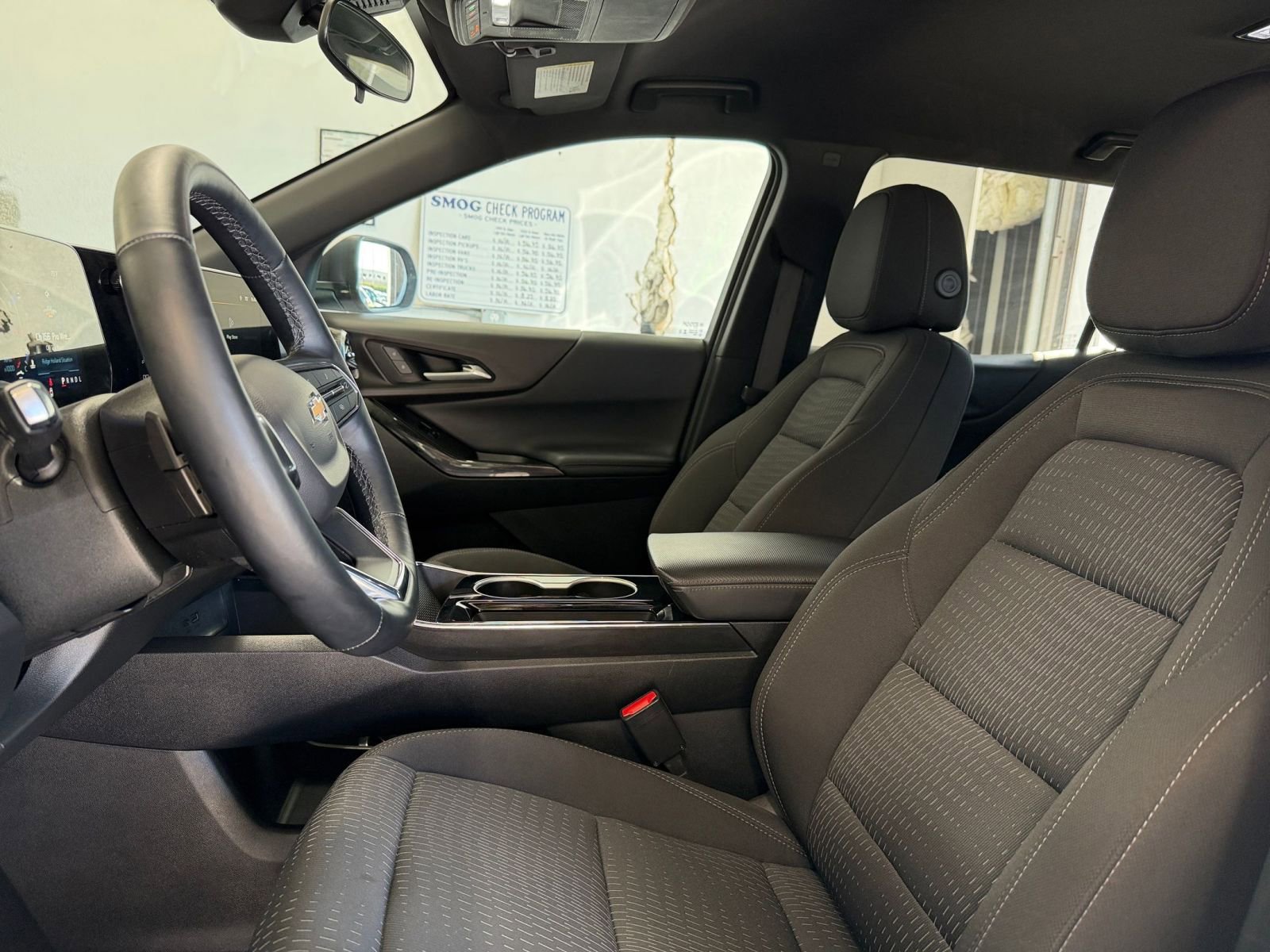 Used 2025 Chevrolet Equinox LT image 25