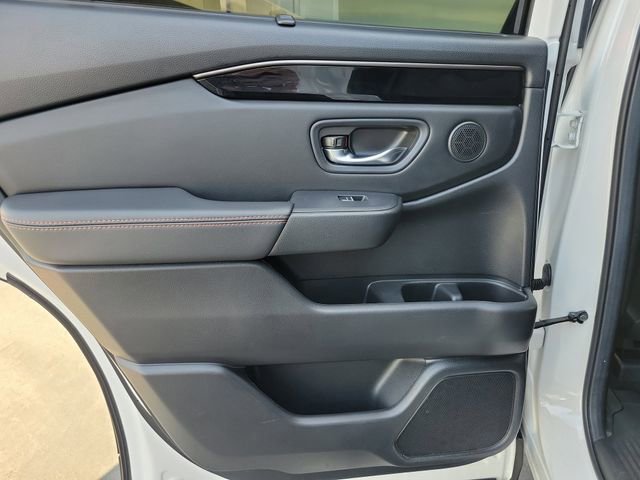 Certified 2025 Honda Pilot TrailSport image 16