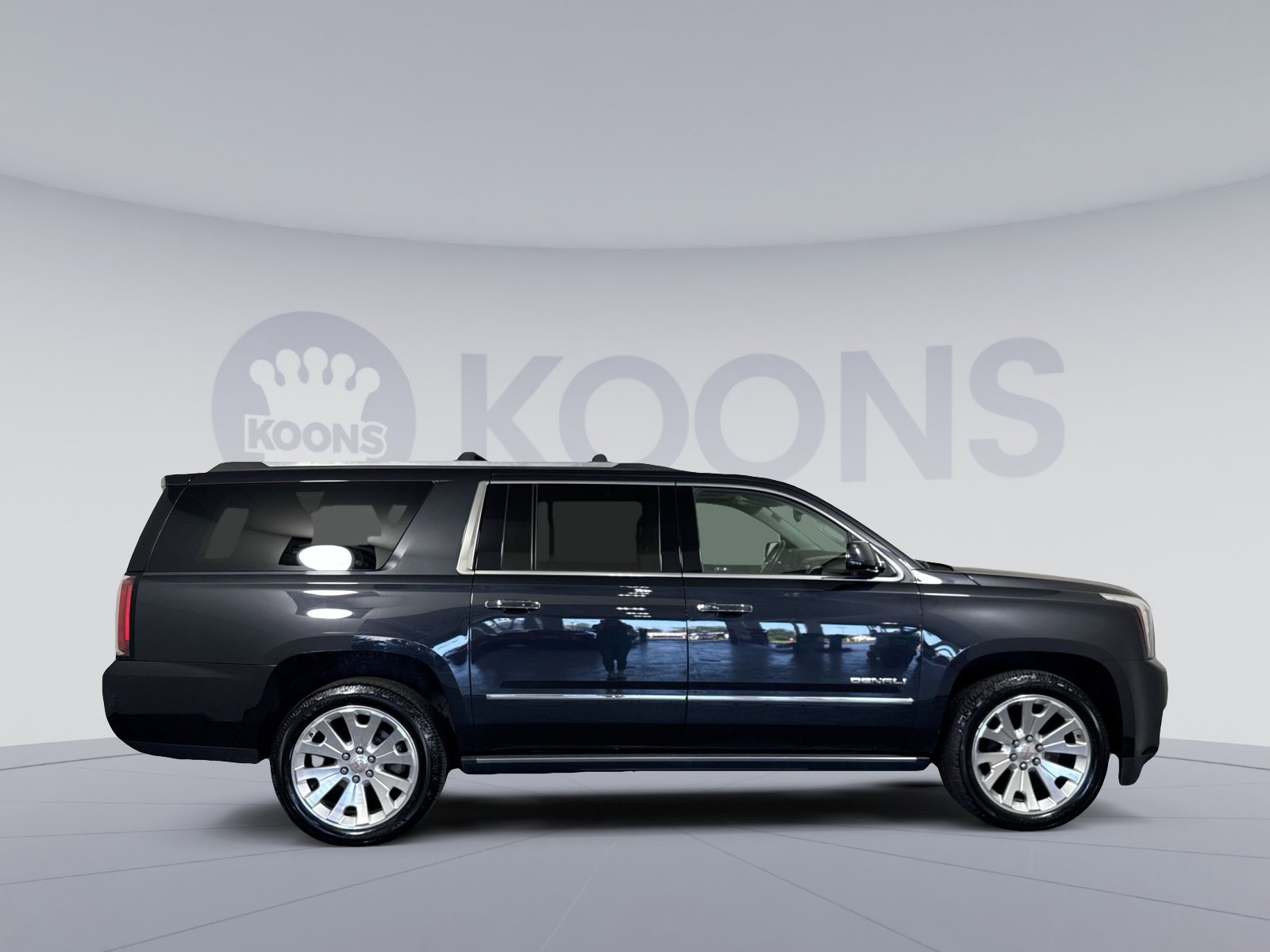 Used 2020 GMC Yukon XL Denali w/ Open Road Package AWD/4WD image 8