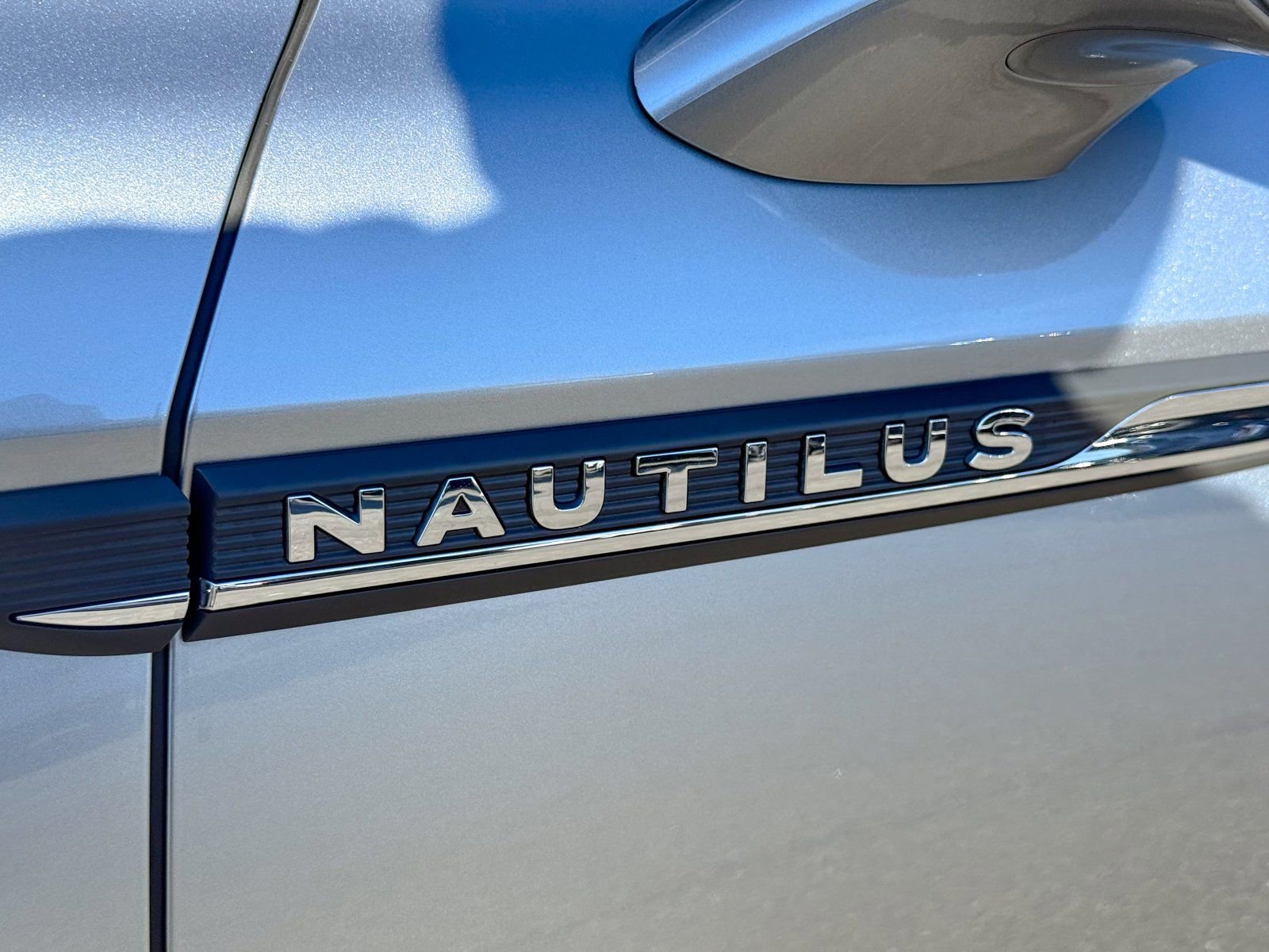 Certified 2023 Lincoln Nautilus AWD w/ Premium Package image 12