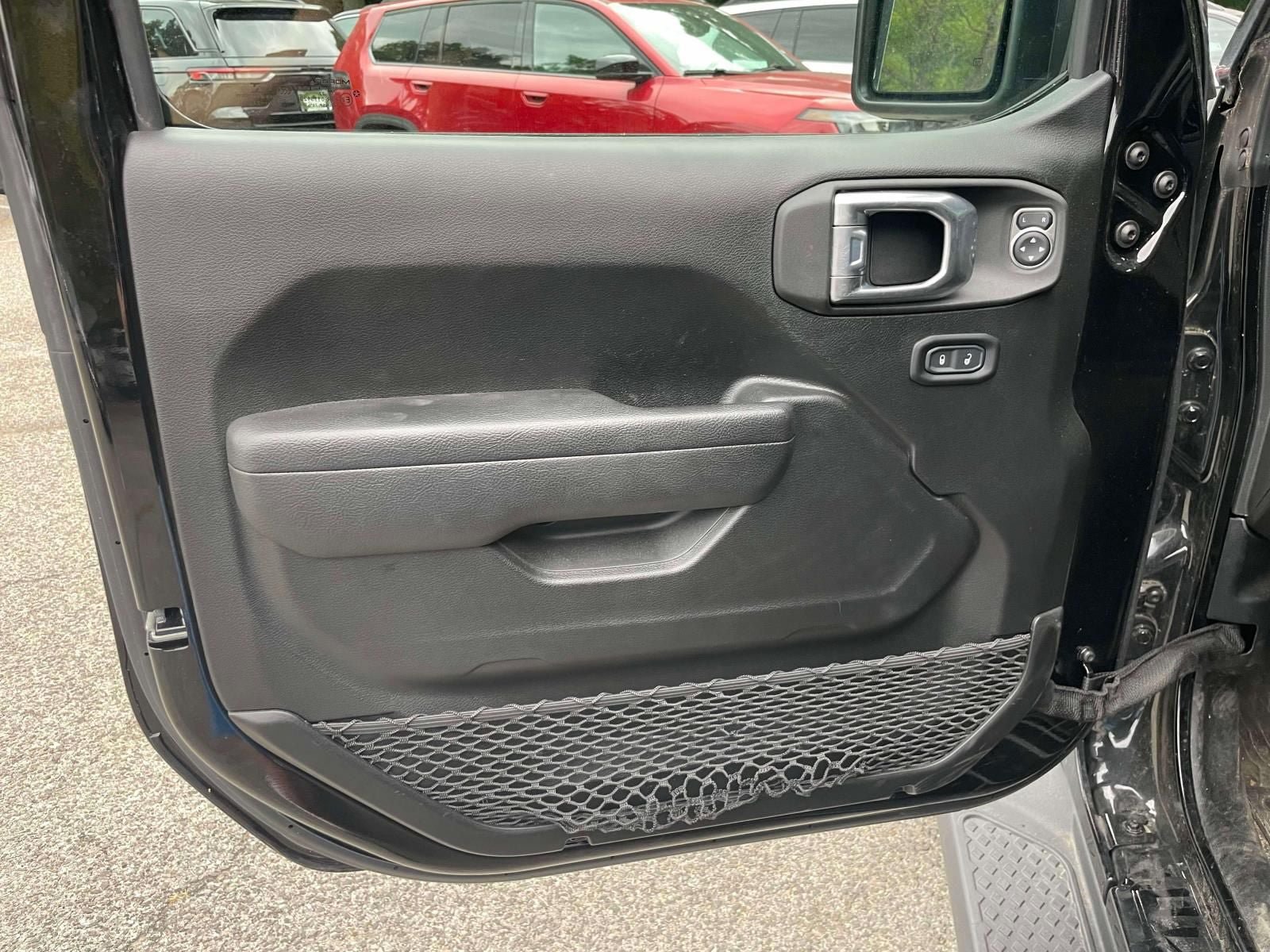 Used 2022 Jeep Gladiator Sport AWD/4WD image 16