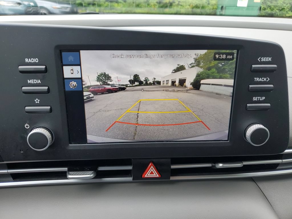 Used 2025 Hyundai Elantra SE FWD image 25