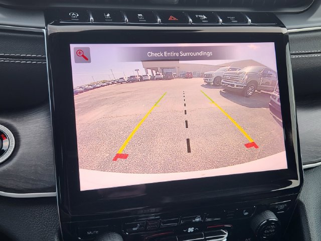Used 2023 Jeep Grand Cherokee Limited w/ Trailer Tow Prep Group (B) RWD image 18