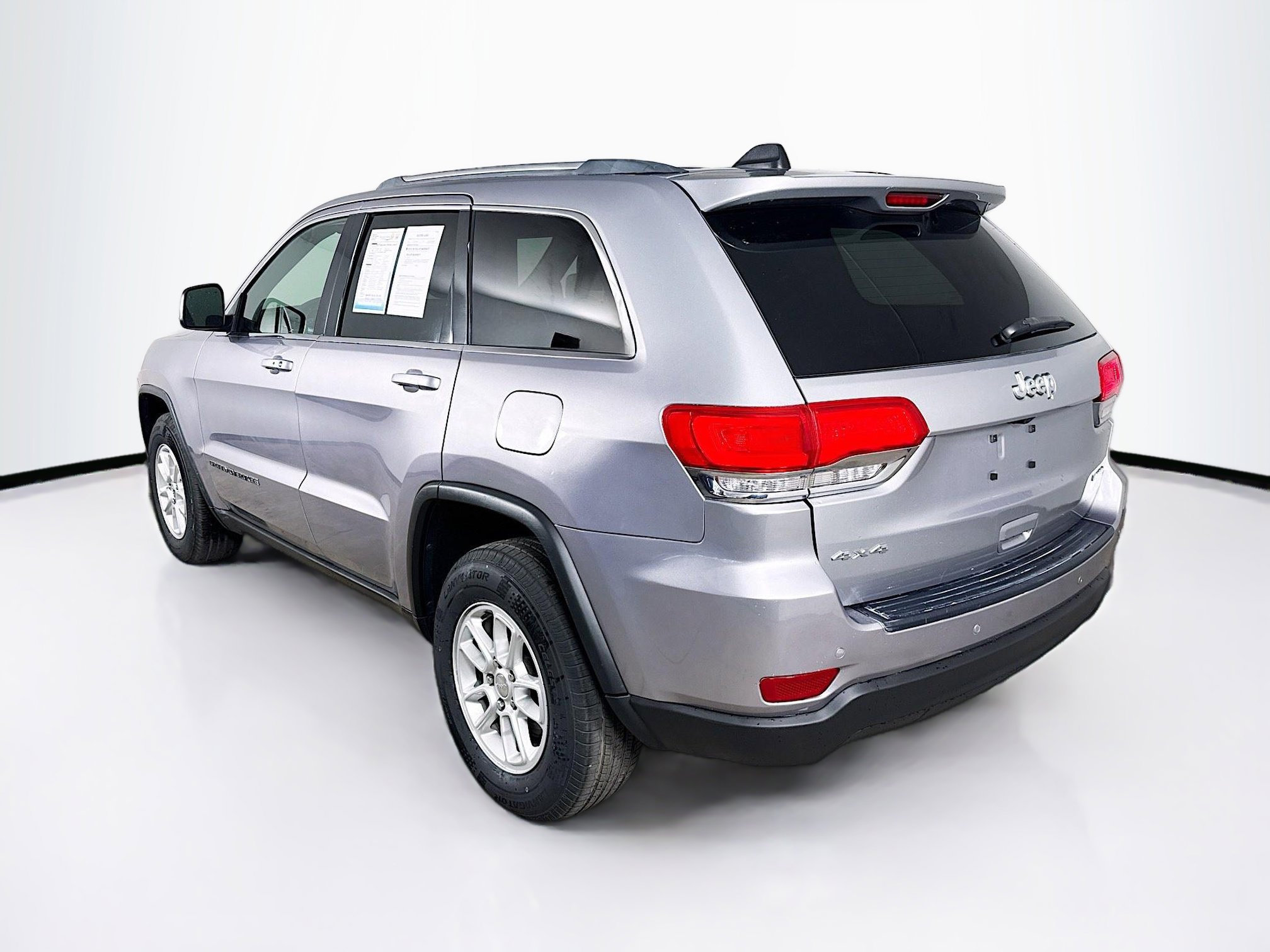 Used 2019 Jeep Grand Cherokee Laredo AWD/4WD image 30