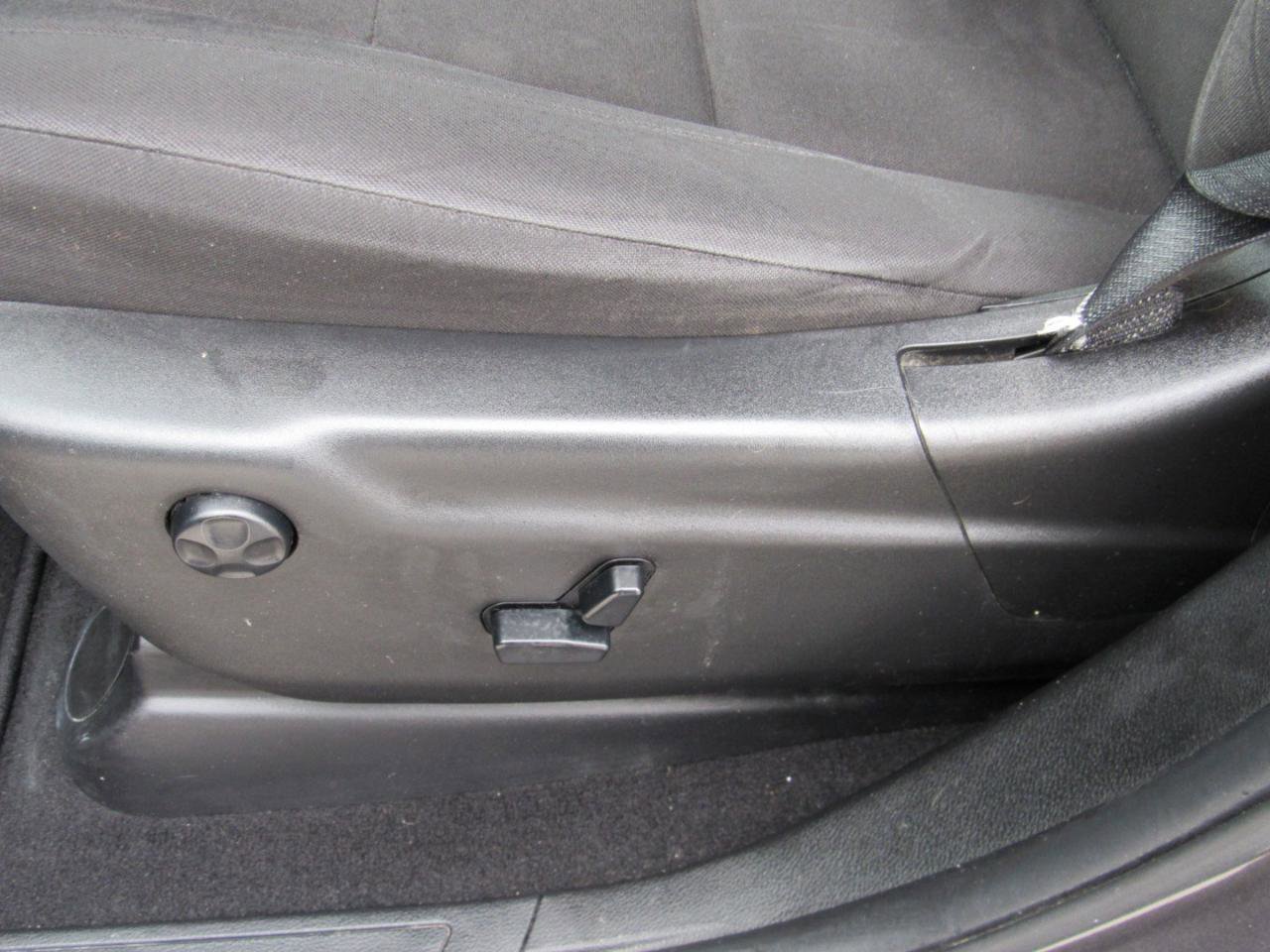 Used 2020 Dodge Durango SXT image 17