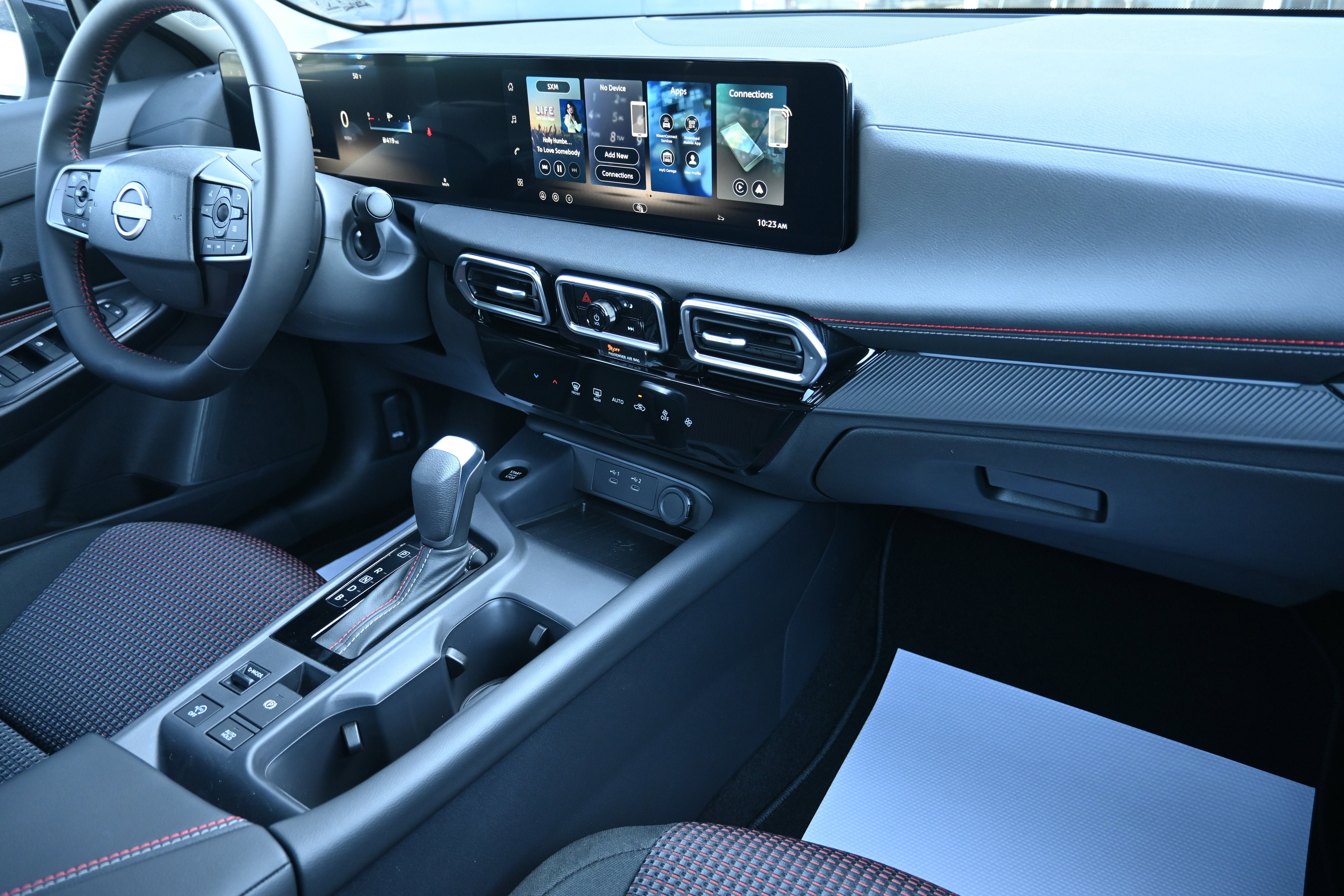 New 2026 Nissan Sentra SR w/ Floor Mat Package FWD image 17