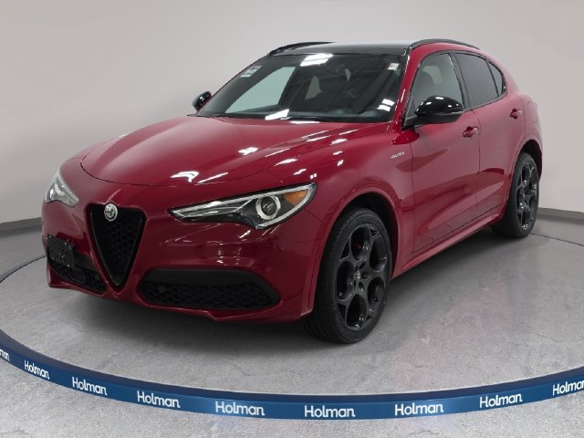Used 2022 Alfa Romeo Stelvio Veloce AWD/4WD image 1