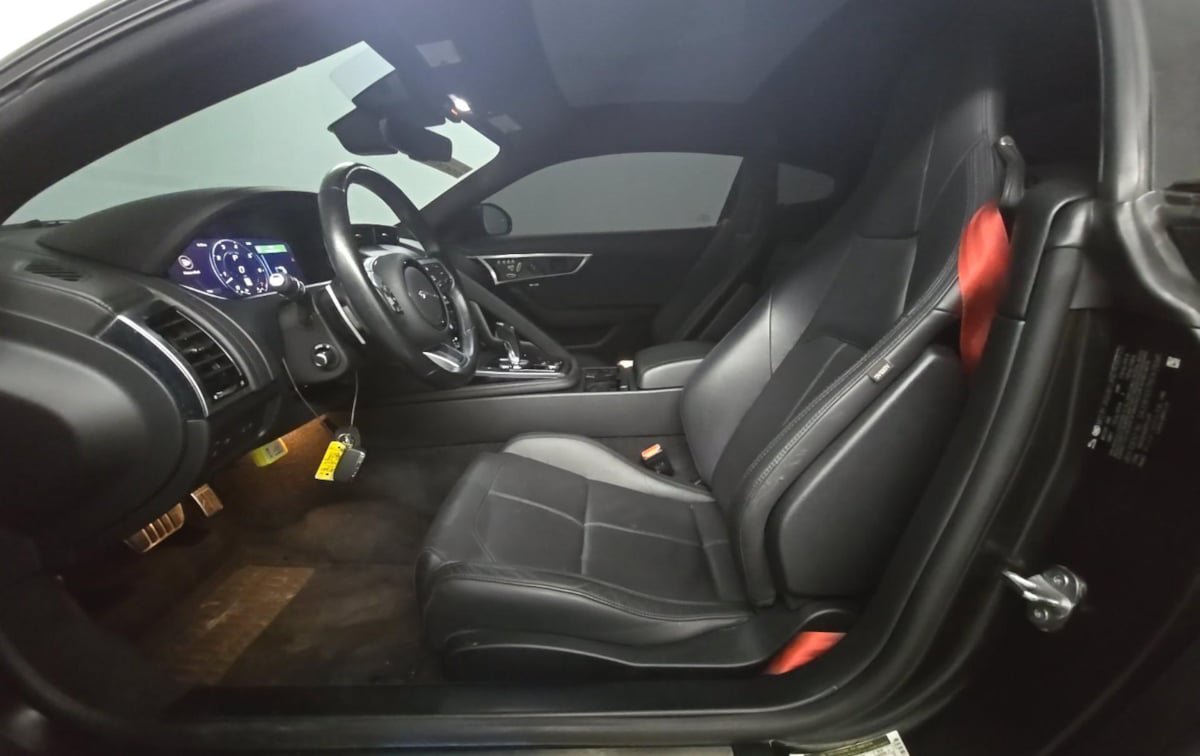Used 2022 Jaguar F-TYPE R-Dynamic AWD/4WD image 7