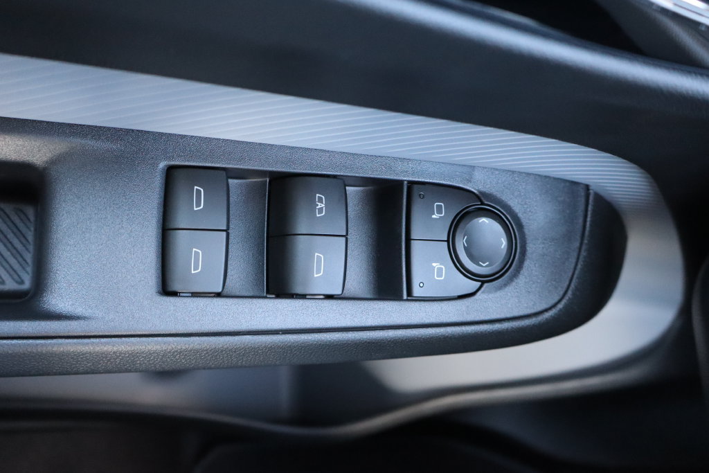 New 2027 Chevrolet Bolt RS w/ Super Cruise Package FWD image 17