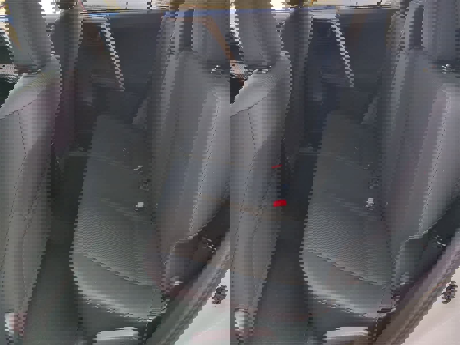 Used 2015 Toyota RAV4 LE image 18