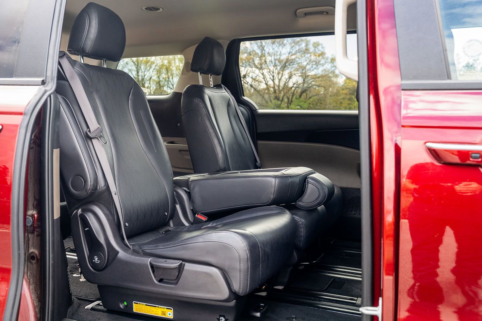 Used 2025 Kia Carnival image 16