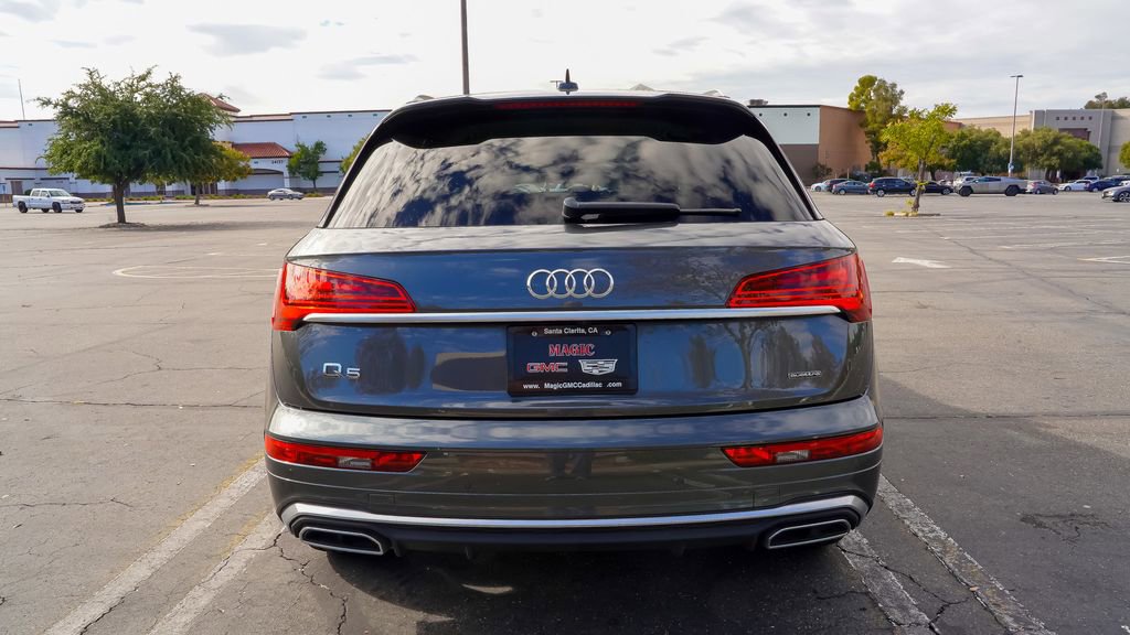 Used 2022 Audi Q5 e Premium w/ Convenience Package image 13