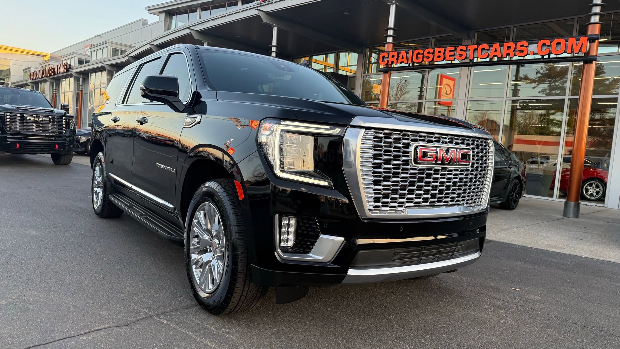 Used 2024 GMC Yukon XL Denali w/ Advanced Technology Package image 12