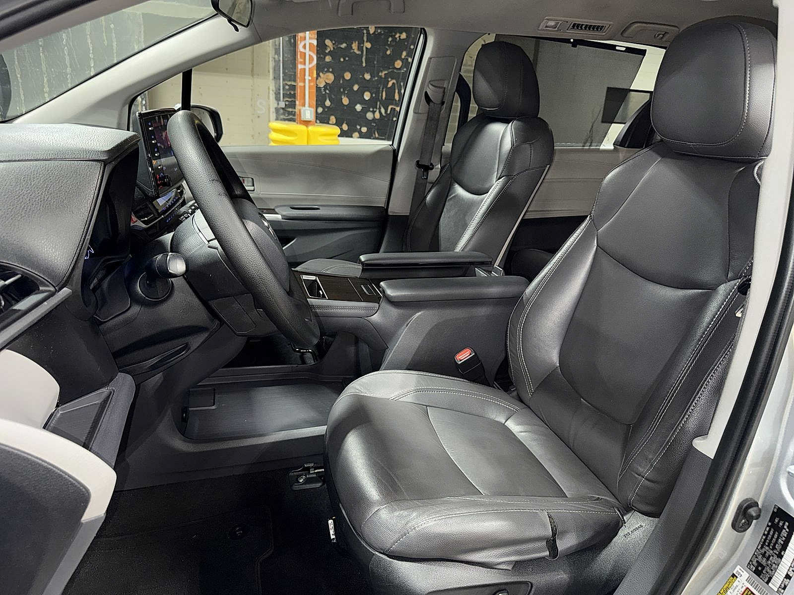 Used 2022 Toyota Sienna LE FWD image 15