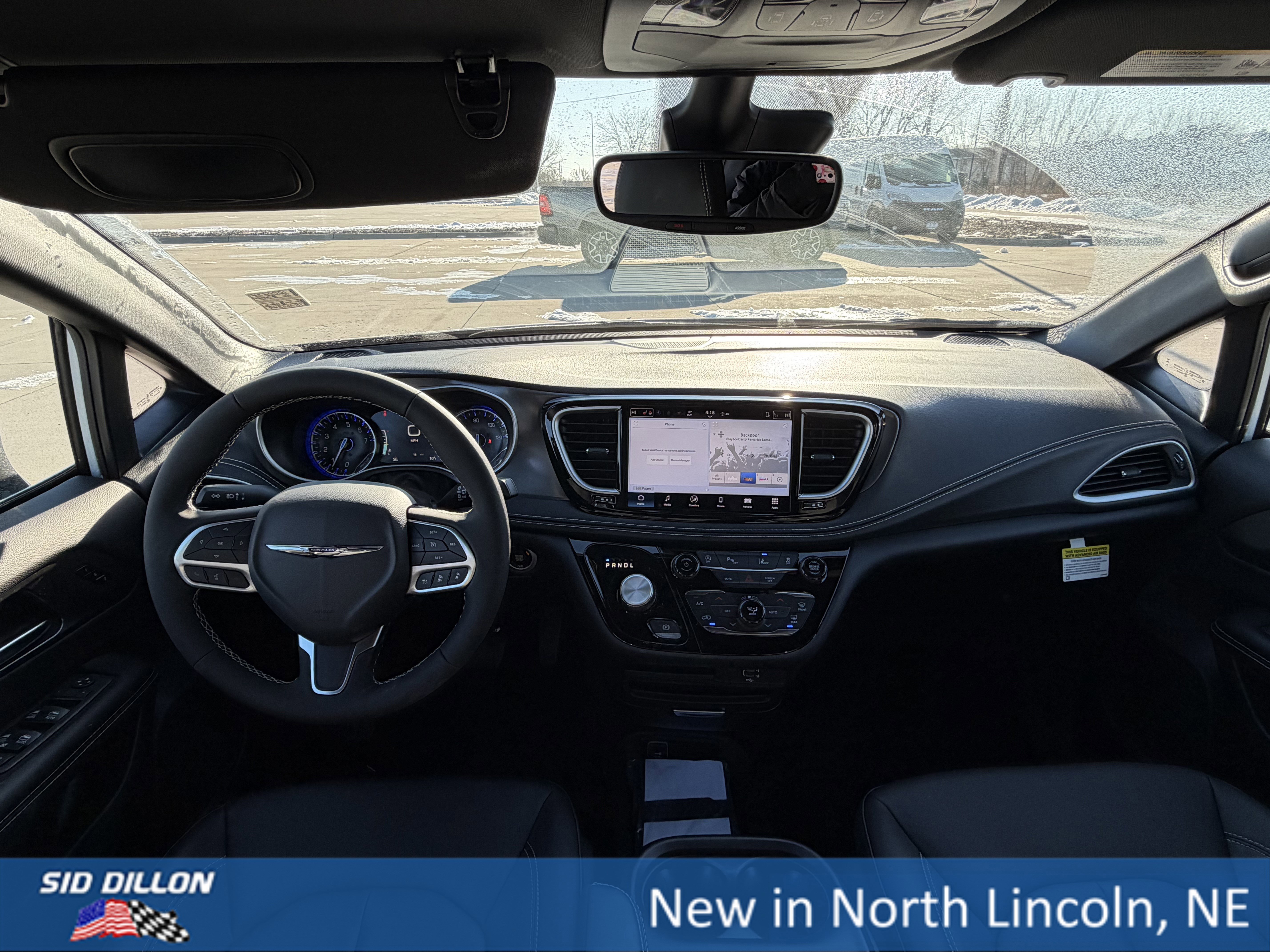 New 2026 Chrysler Pacifica Select image 14