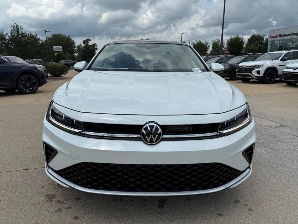 New 2025 Volkswagen Jetta SE image 2