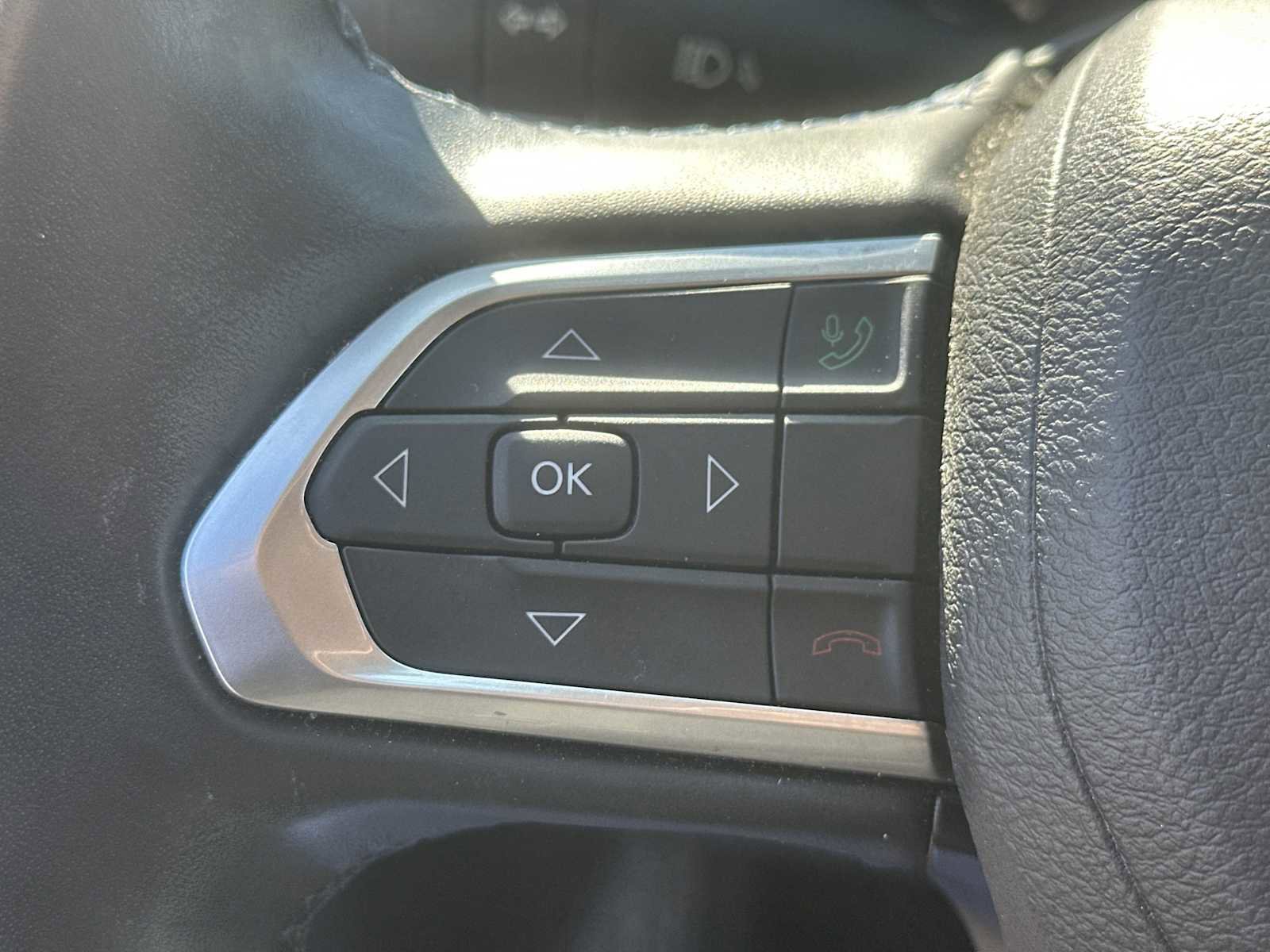 Used 2022 Jeep Compass Latitude w/ Sun and Sound Group image 18