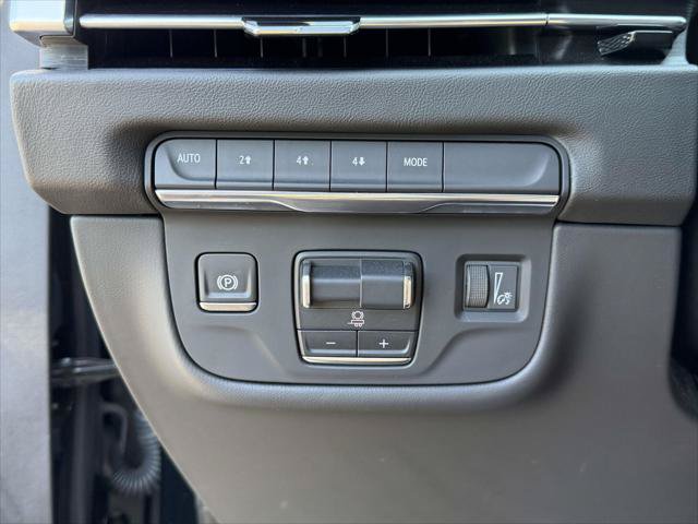 Used 2025 Cadillac Escalade ESV Sport AWD/4WD image 24