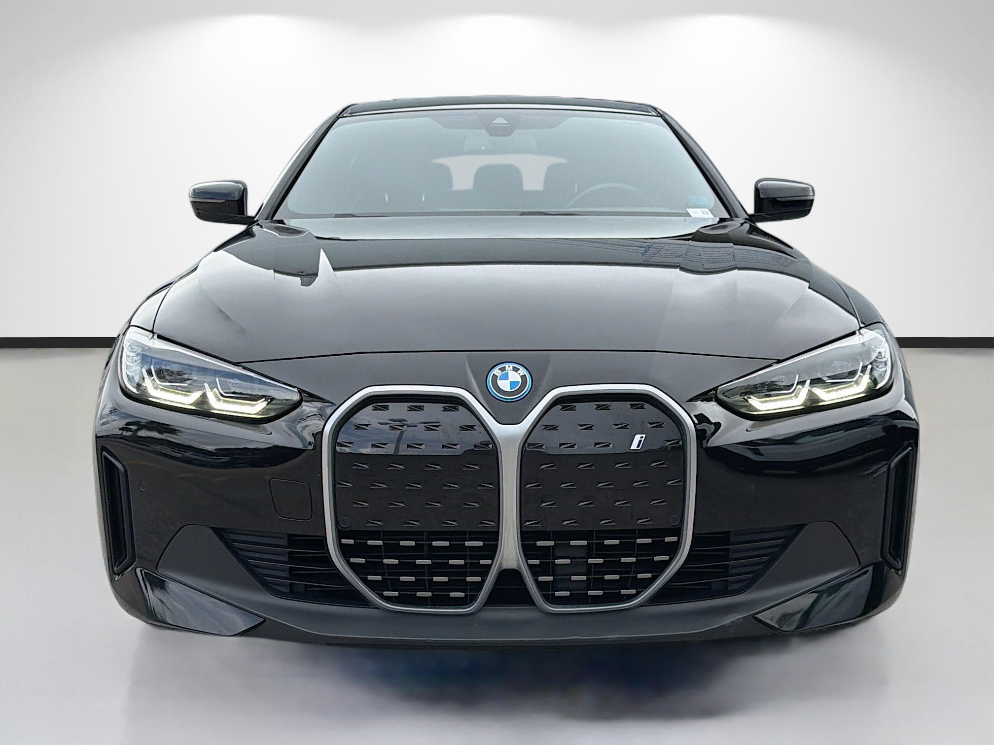 Used 2023 BMW i4 eDrive35 RWD image 8