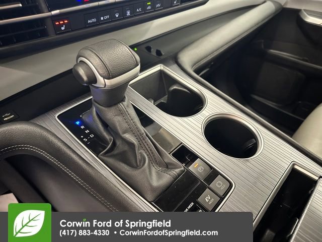 Used 2025 Toyota Sienna XLE image 38