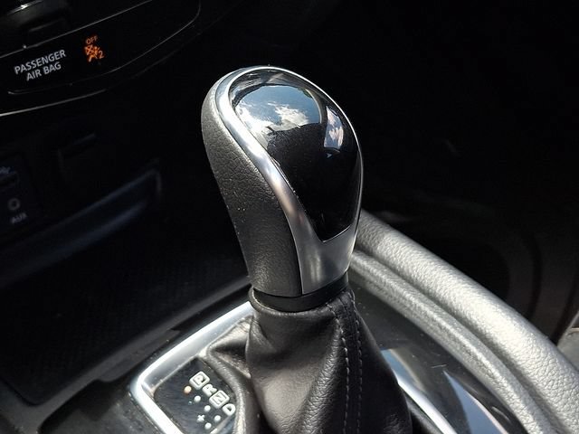 Used 2017 Nissan Rogue S AWD/4WD image 14