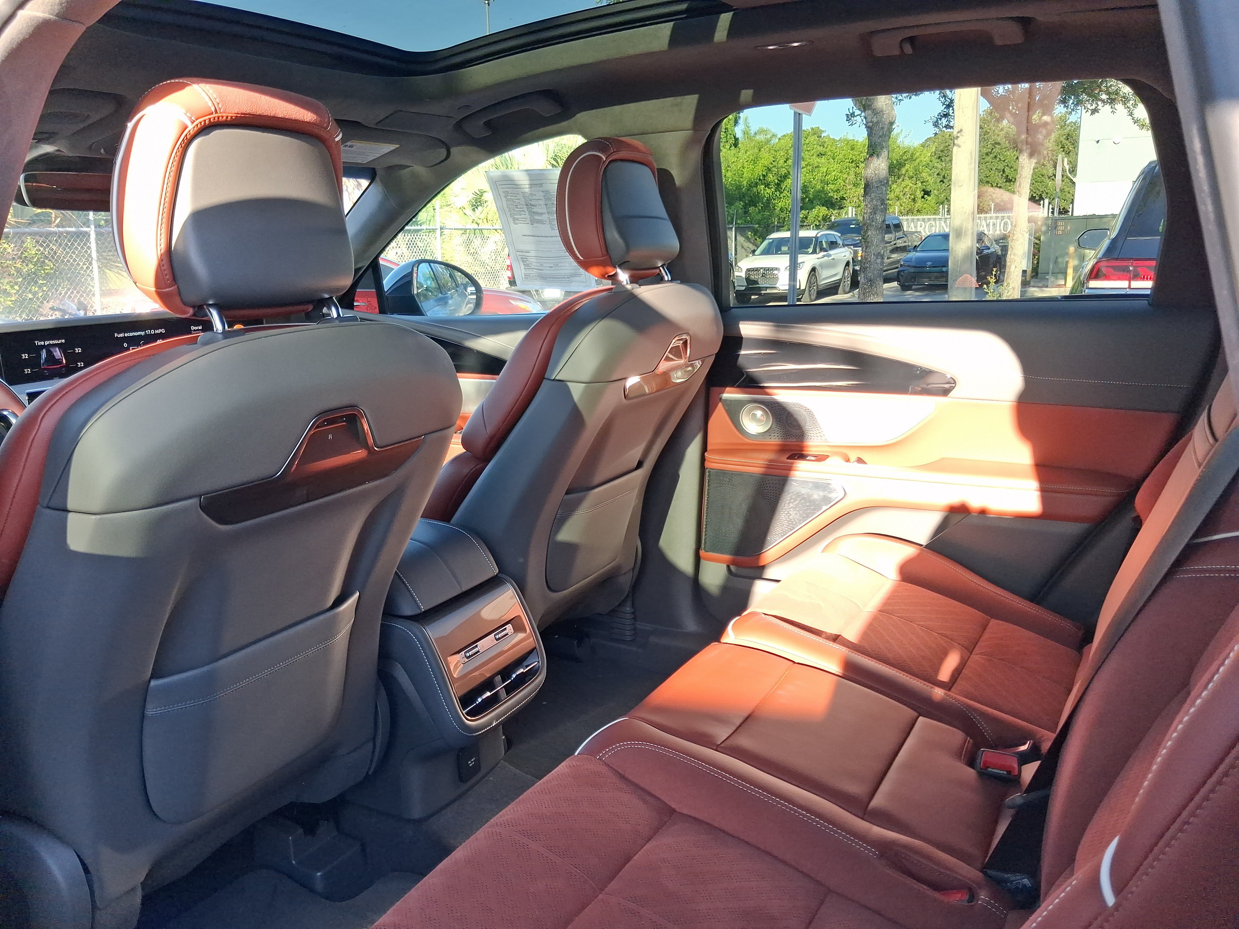 Certified 2024 Lincoln Nautilus Black Label w/ Jet Appearance Package (87T) AWD/4WD image 5