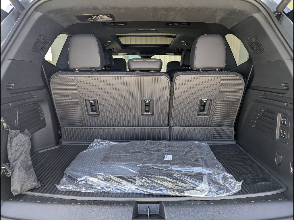 New 2026 GMC Acadia Denali Ultimate w/ LPO, Floor Liner Package image 16