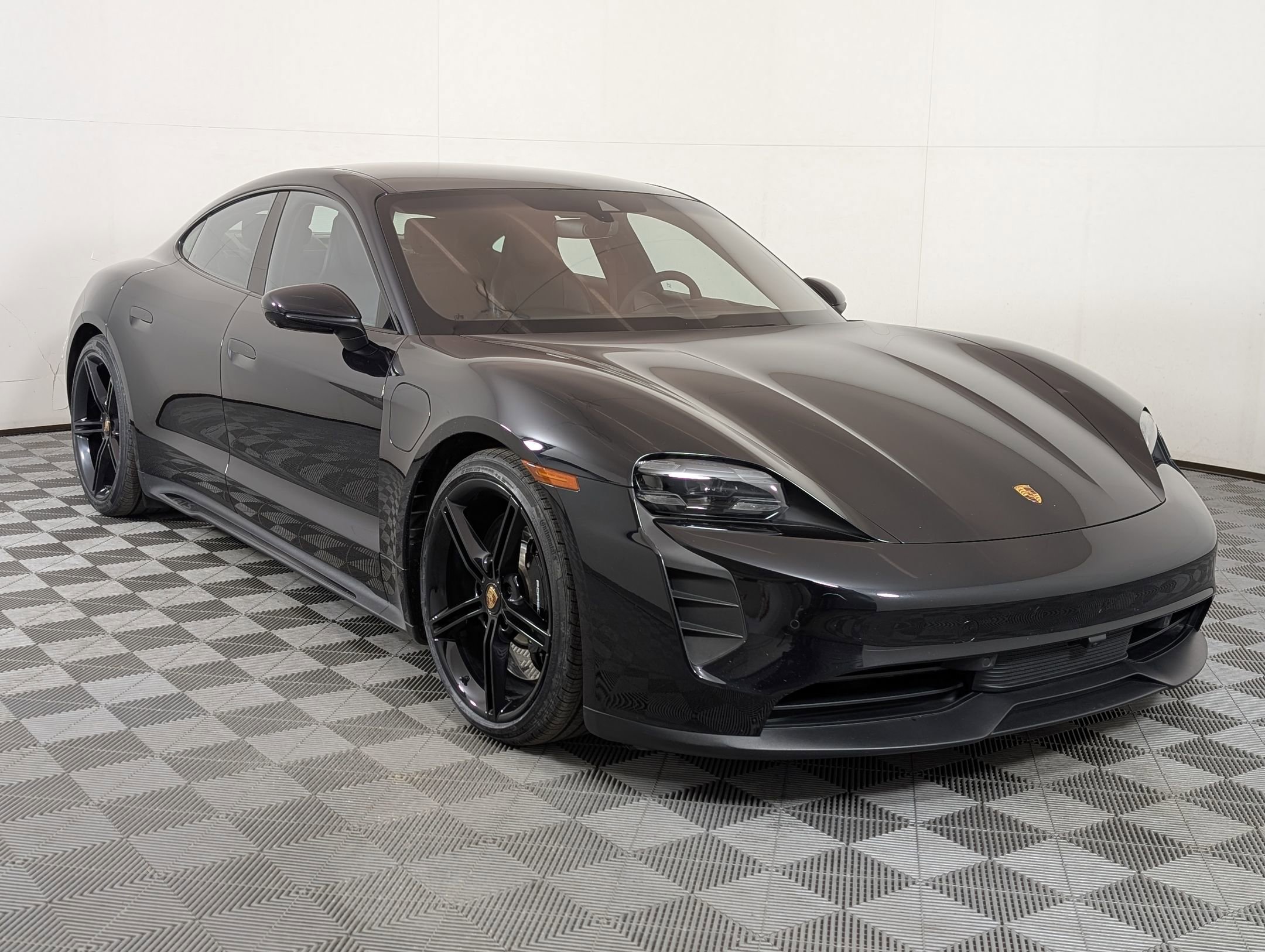 Certified 2024 Porsche Taycan GTS image 8