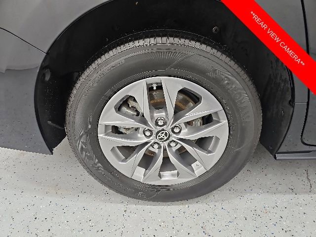 Certified 2023 Toyota Sienna XLE FWD image 8