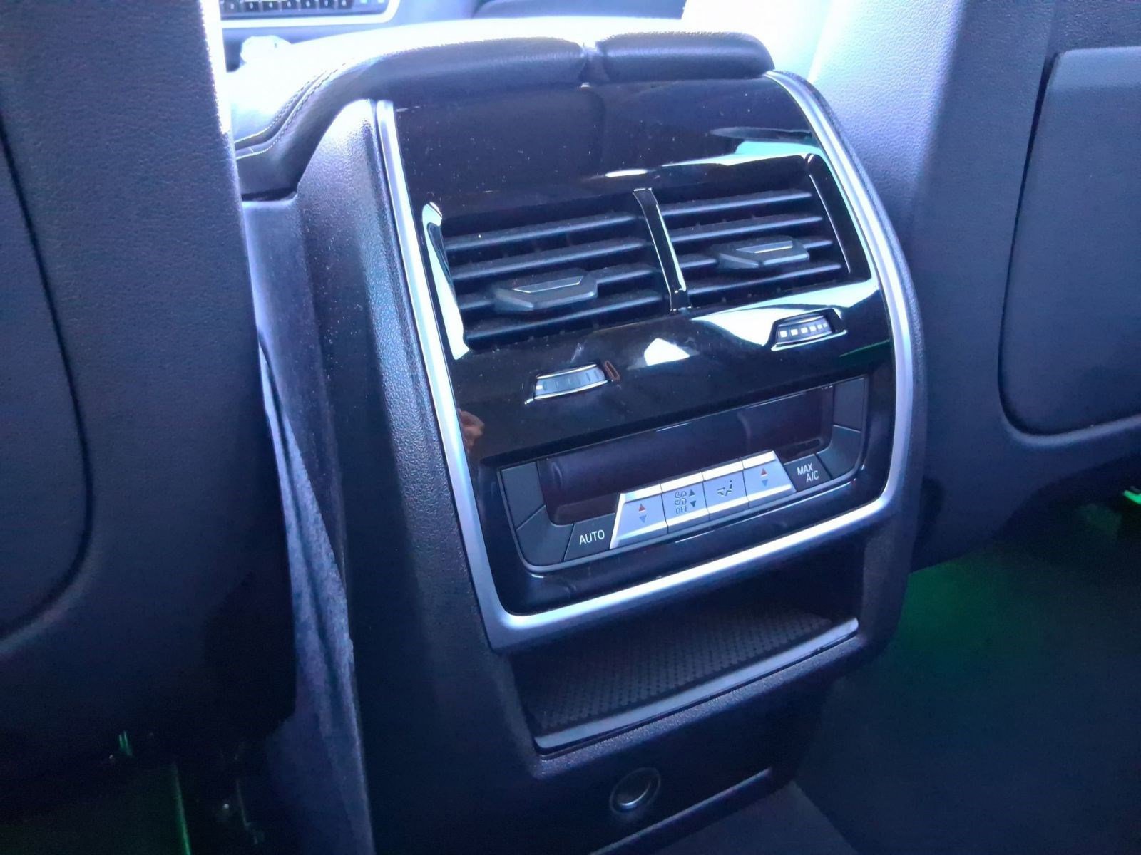 Used 2021 BMW X5 sDrive40i w/ M Sport Package image 29